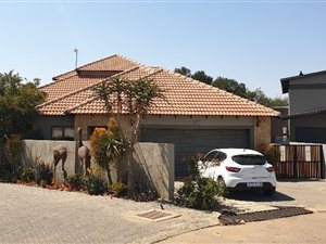 5 Bed House in Newmark Estate