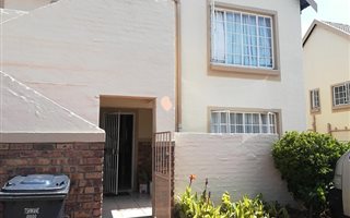 2 Bedroom Townhouse in Thatchfield
