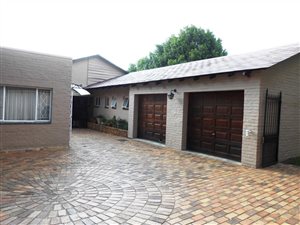 4 Bed House in Lombardy East