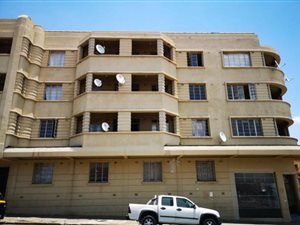 2 Bed Apartment in Krugersdorp Central