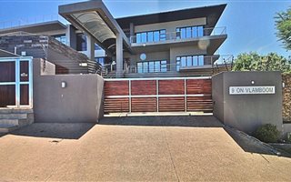 6 Bedroom House in Plattekloof