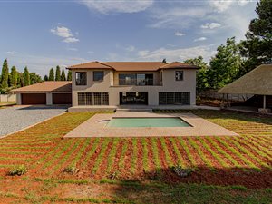 1 ha Farm in Bredell AH