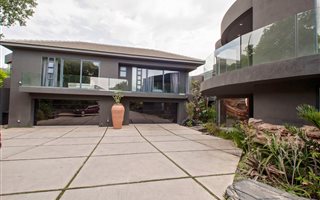 5 Bedroom House in Benmore Gardens