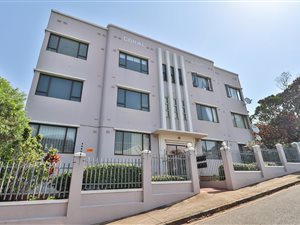 2.5 Bed Apartment in Essenwood