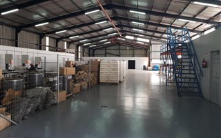 960 m² Industrial space in New Germany