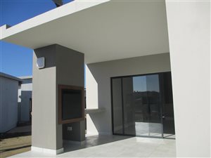 3 Bed Townhouse in Palm Lakes Estate