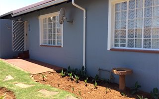 3 Bedroom Townhouse in Roodepoort West