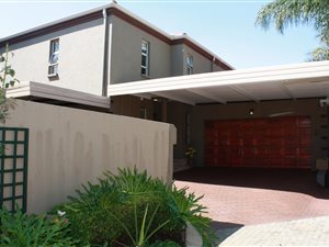 3 Bed Cluster in Van Riebeeck Park