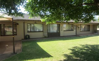 4 Bedroom House in Witpoortjie