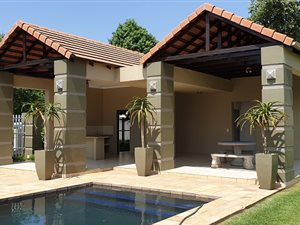 2 Bed Apartment in Broadacres