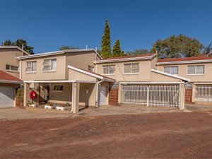 3 Bed Townhouse in Waterkloof Glen
