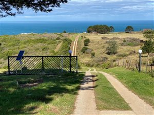 3.4 ha Land available in Hansmoeskraal