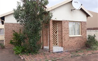 2 Bedroom House in Madiba Park