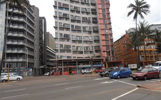 120 m² Commercial space in Esplanade