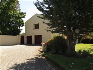 5 Bed House in Eden