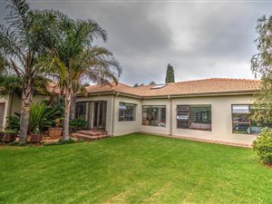 4 Bed House in Glen Marais