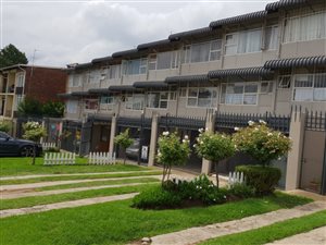4 Bed Duplex in Florida Park