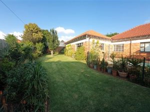 6 Bed House in Highlands North