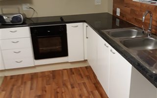 2 Bedroom Garden Cottage in Mindalore