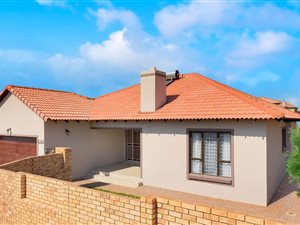 3 Bedroom House in Monavoni