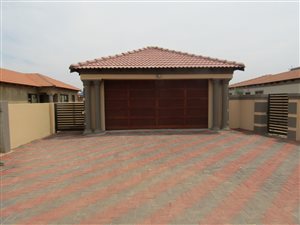 3 Bed Cluster in Munsieville South