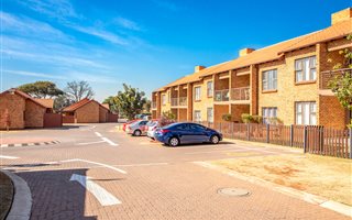 2 Bedroom Apartment in Willow Park Manor