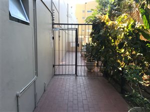 140 m² Office Space in Amanzimtoti