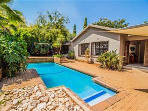 4 Bed House in Highway Gardens