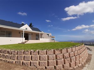 2 Bed Garden Cottage in Stellenbosch Agricultural