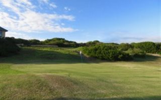 720 m² Land available in Hersham