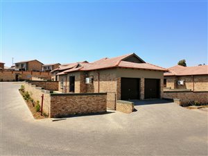 3 Bed Townhouse in Wilgeheuwel