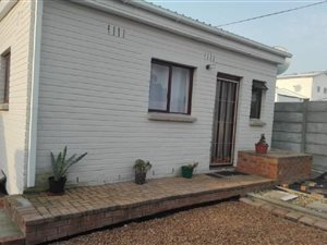 Bachelor apartment in Retreat