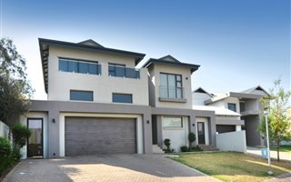5 Bedroom House in Waterfall Country Village