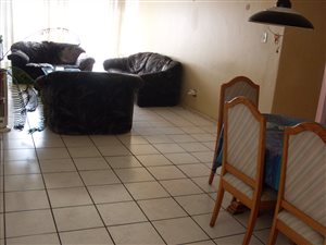 2 Bed Flat in Rhodesfield