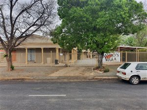 9 Bed Flat in Aliwal North