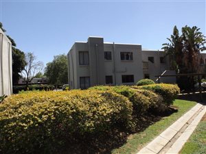2 Bed Apartment in Bloubosrand