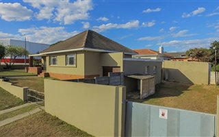3 Bedroom House in Newton Park