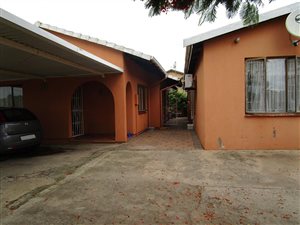 3 Bedroom House in Centenary Park