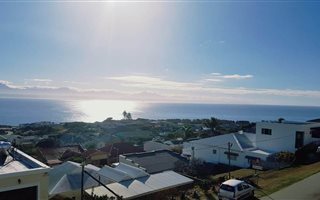 2 Bedroom House in Mossel Bay Central