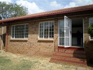 2 Bed Townhouse in Newlands