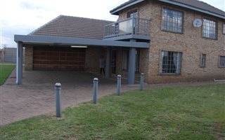 3 Bedroom House in Three Rivers East