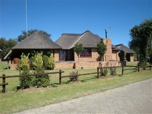 4 Bed House in Miravaal