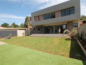 5 Bed Cluster in Houghton Estate