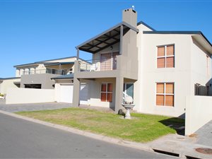 4 Bed House in Sunset Estate