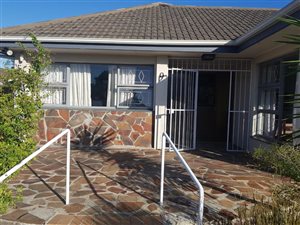 3 Bed House in Strand Central