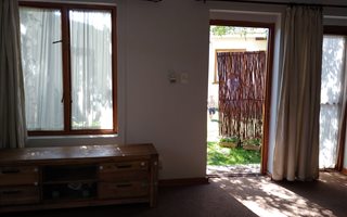 1 Bedroom Garden Cottage in Linden