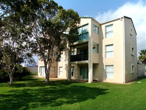 2 Bed Apartment in Greenways Golf Estate