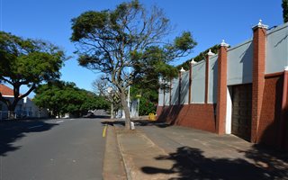200 m² Commercial space in Essenwood