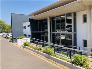 420 m² Commercial space in Somerset Park