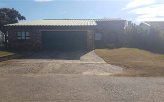 3 Bedroom House in Boesmansriviermond